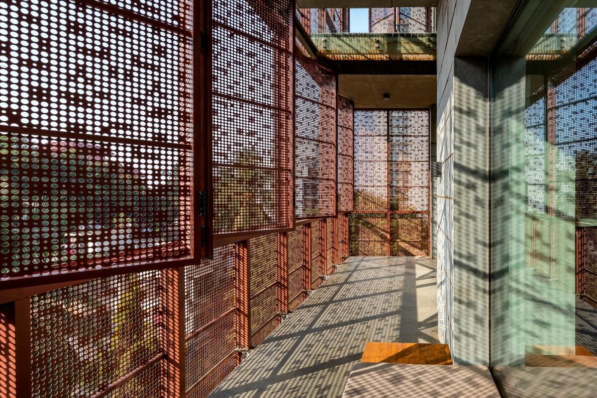 J-House / Malik Architecture