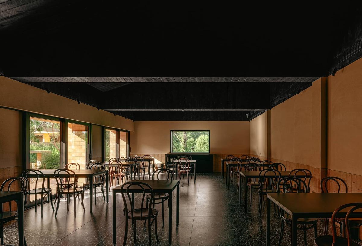 ARVO 16：30酒店: 接住光影草木的城堡 / 大料建筑