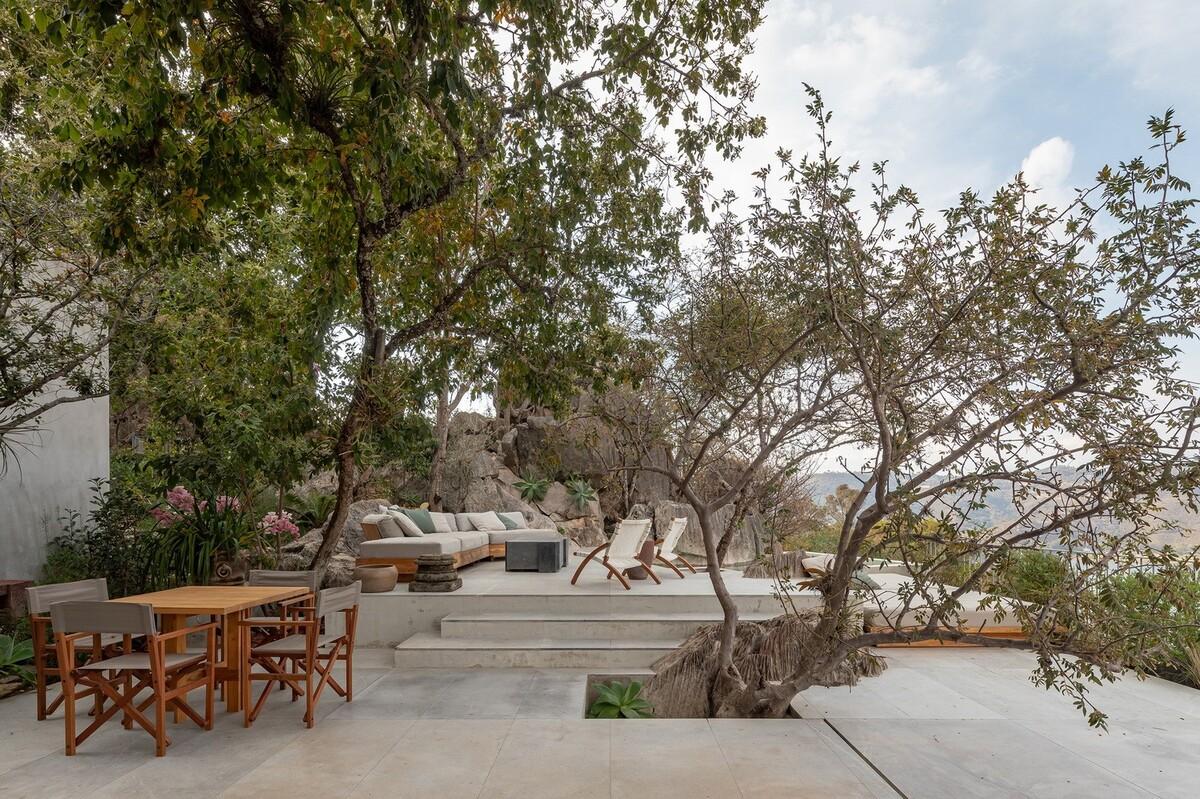 拉斯罗卡斯山顶住宅 / IUA Ignacio Urquiza Arquitectos + apda Ana Paula de Alba