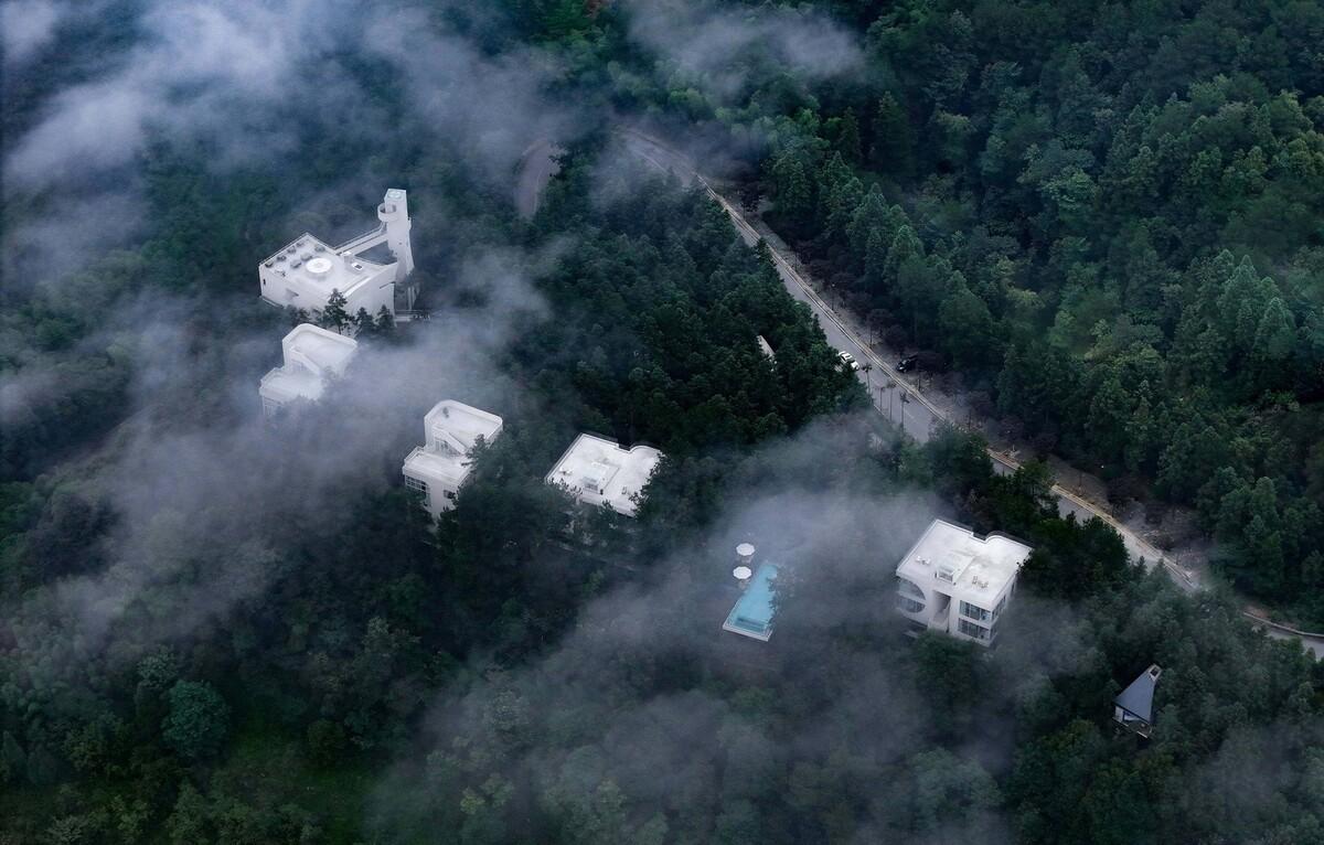 仙那度·重重山 / 城外建筑