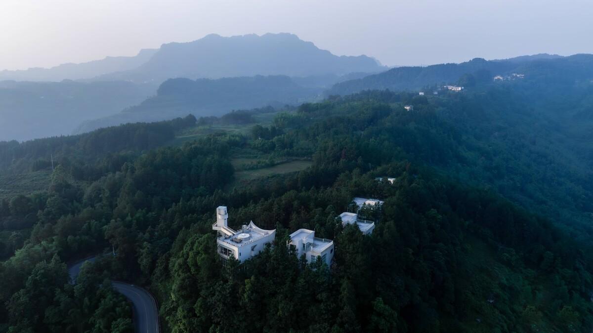 仙那度·重重山 / 城外建筑