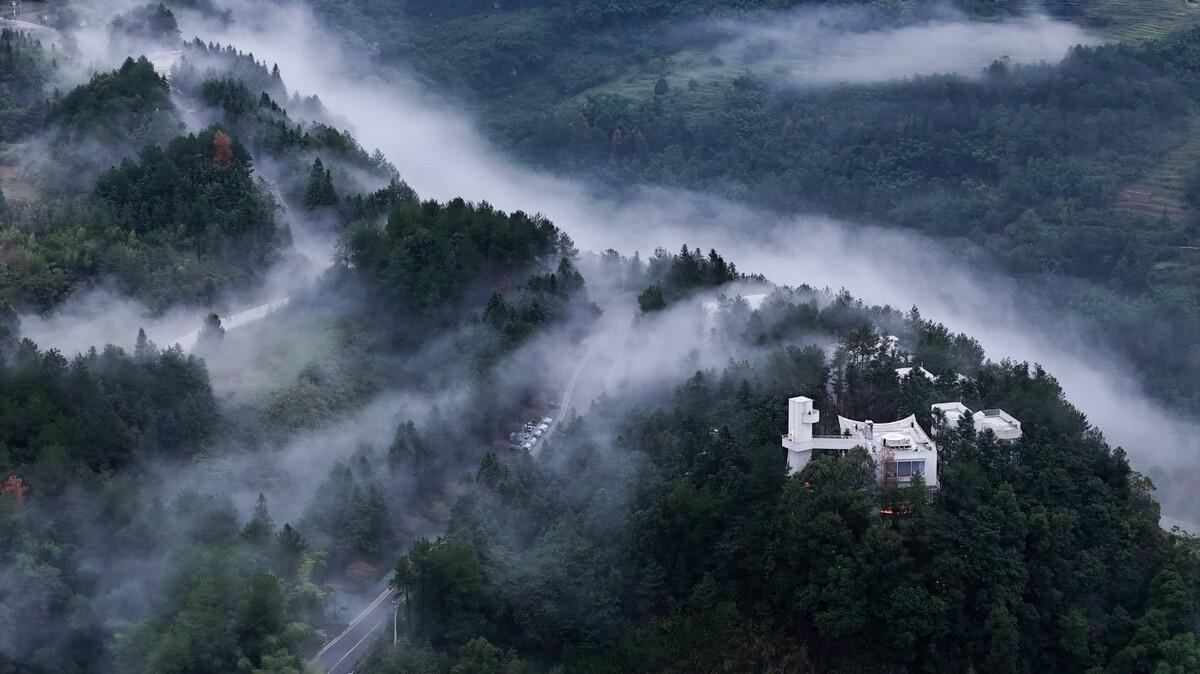 仙那度·重重山 / 城外建筑