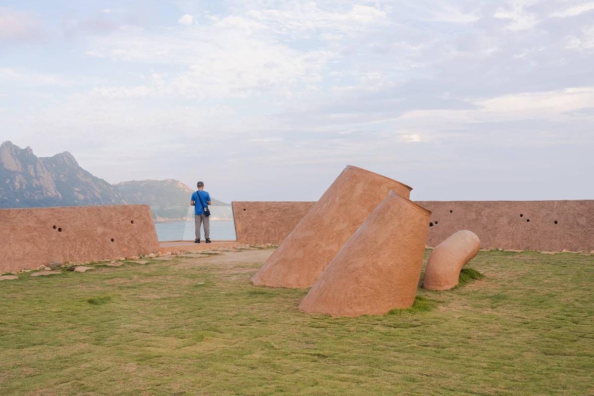 隐于地下，可观沧海： “洞见•蓝”空间 / 三文建筑&何崴工作室