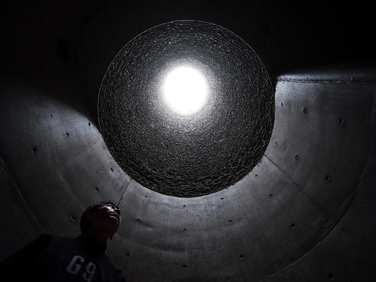 雾灵山眼石汤泉，林中仪器 / 直向建筑