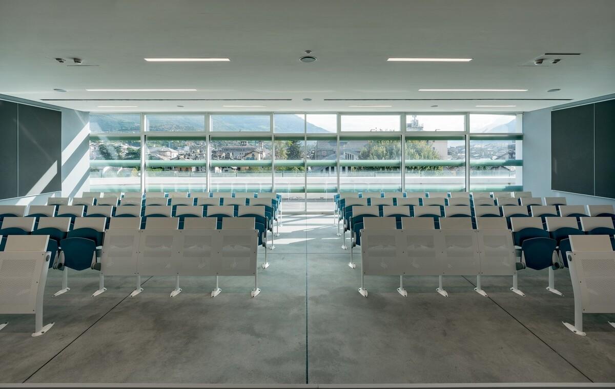 冰川校园:瓦莱达奥斯塔大学新校区 / MCA建筑事务所