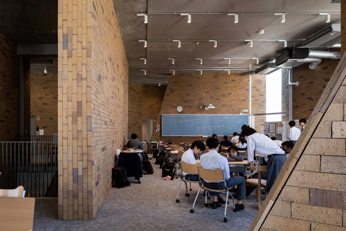 湘南工科大学附属高中图书馆 / kousou + Fukei Co.