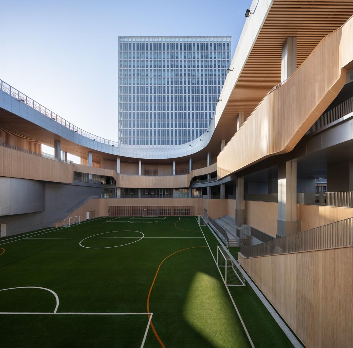 上海金鼎平和学校 / c+d Design Center