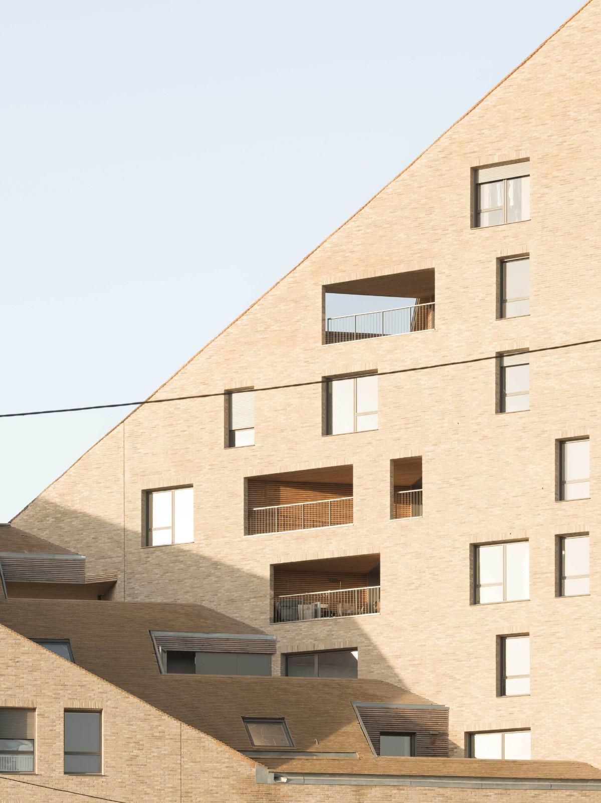 B09 建筑岛 / urbanmakers + Selva & Maugin Architectes