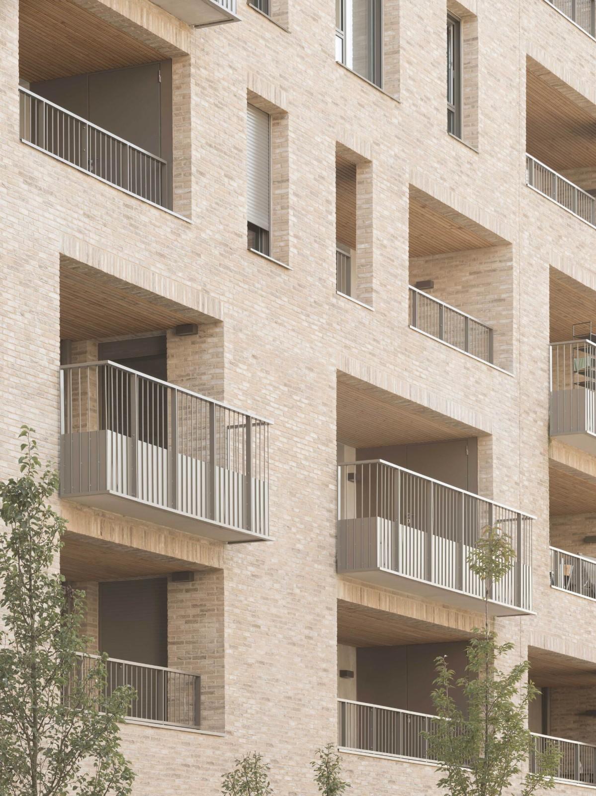 B09 建筑岛 / urbanmakers + Selva & Maugin Architectes