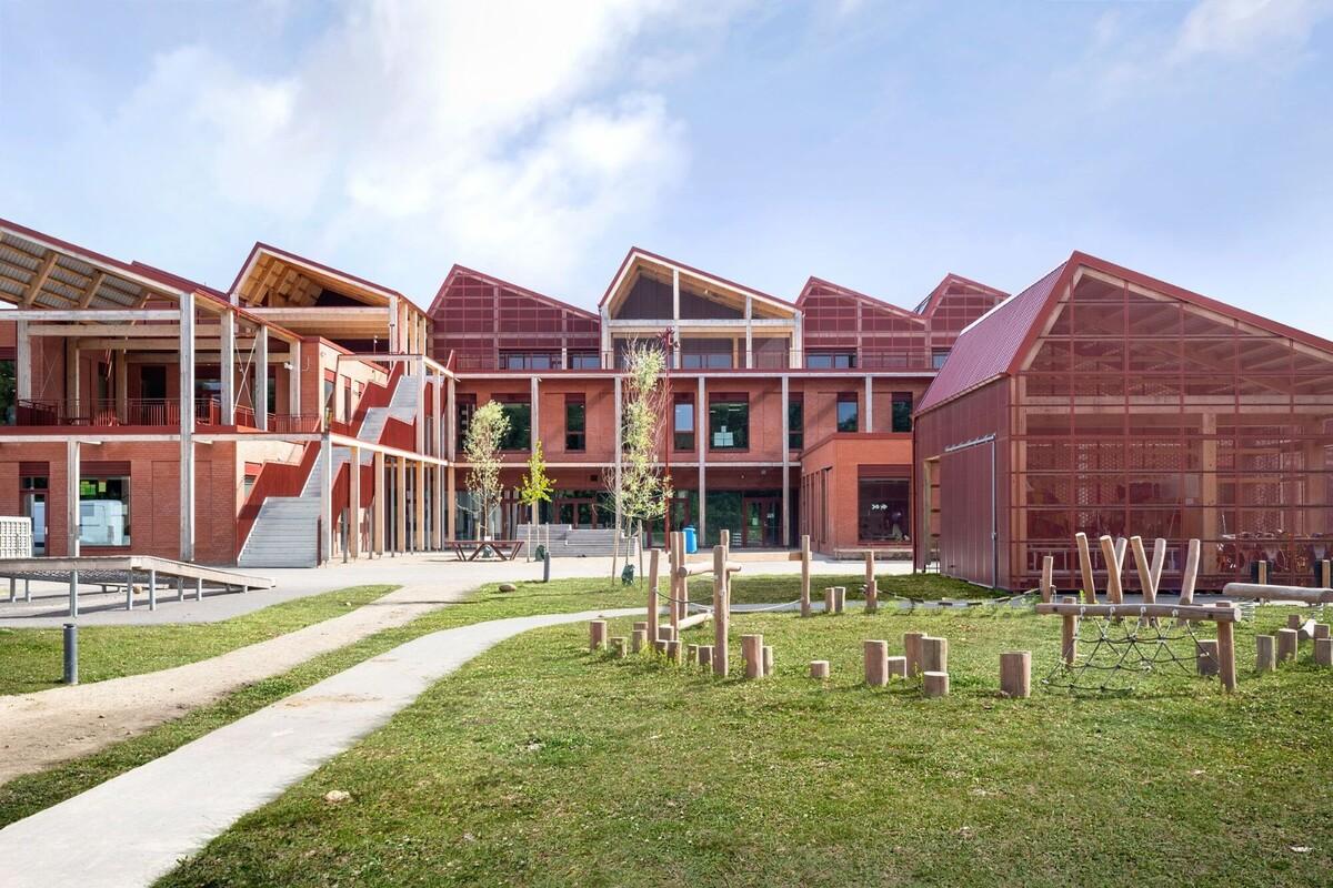 Dybkær 学校 / Sweco Architects