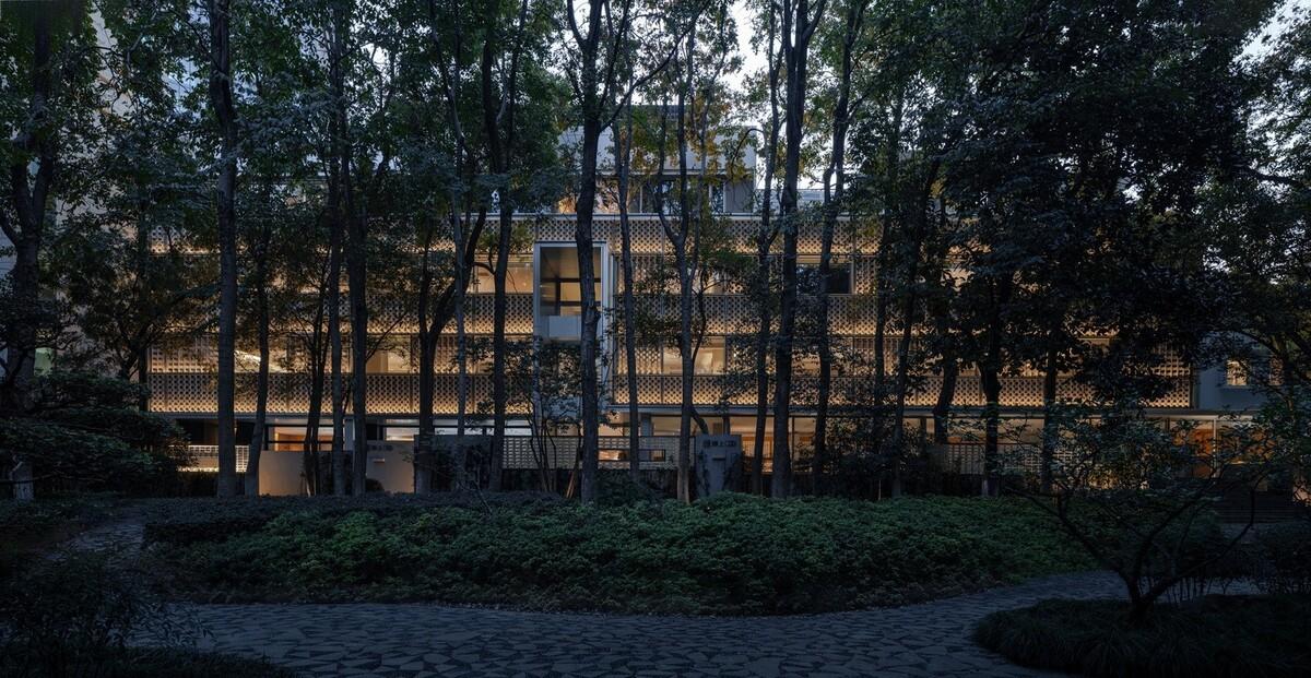 南京鼓楼锦上 OCC 餐厅 / BUZZ 建筑事务所