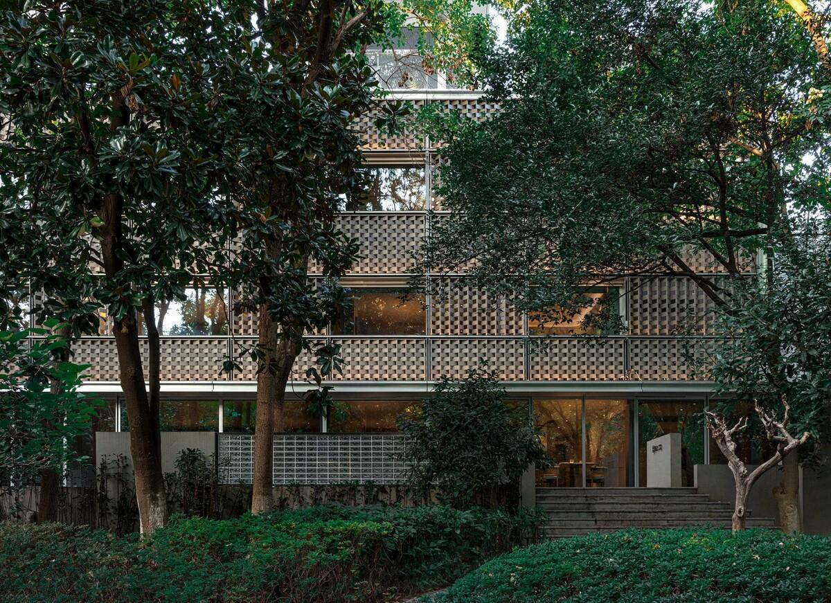 南京鼓楼锦上 OCC 餐厅 / BUZZ 建筑事务所