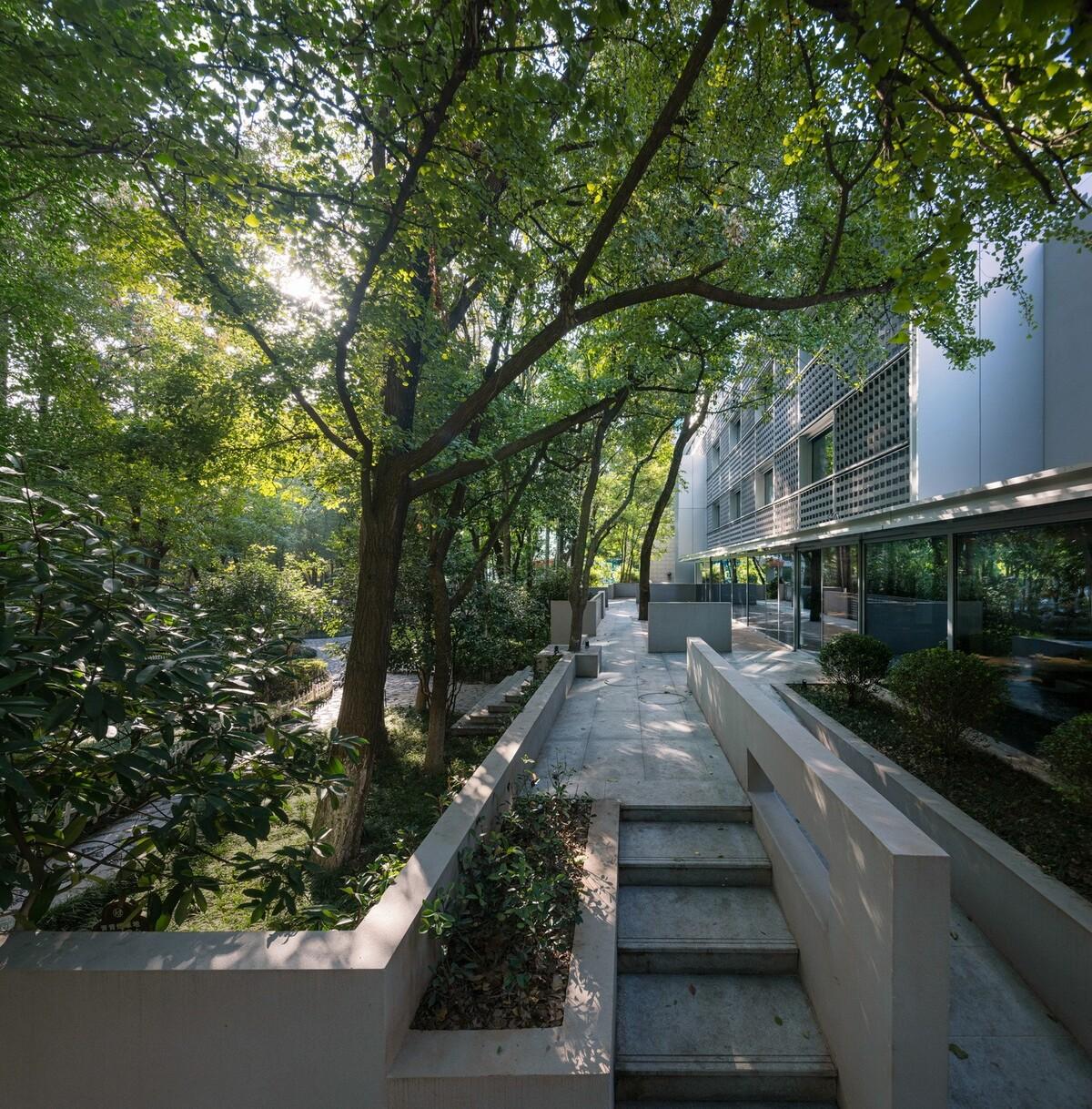 南京鼓楼锦上 OCC 餐厅 / BUZZ 建筑事务所