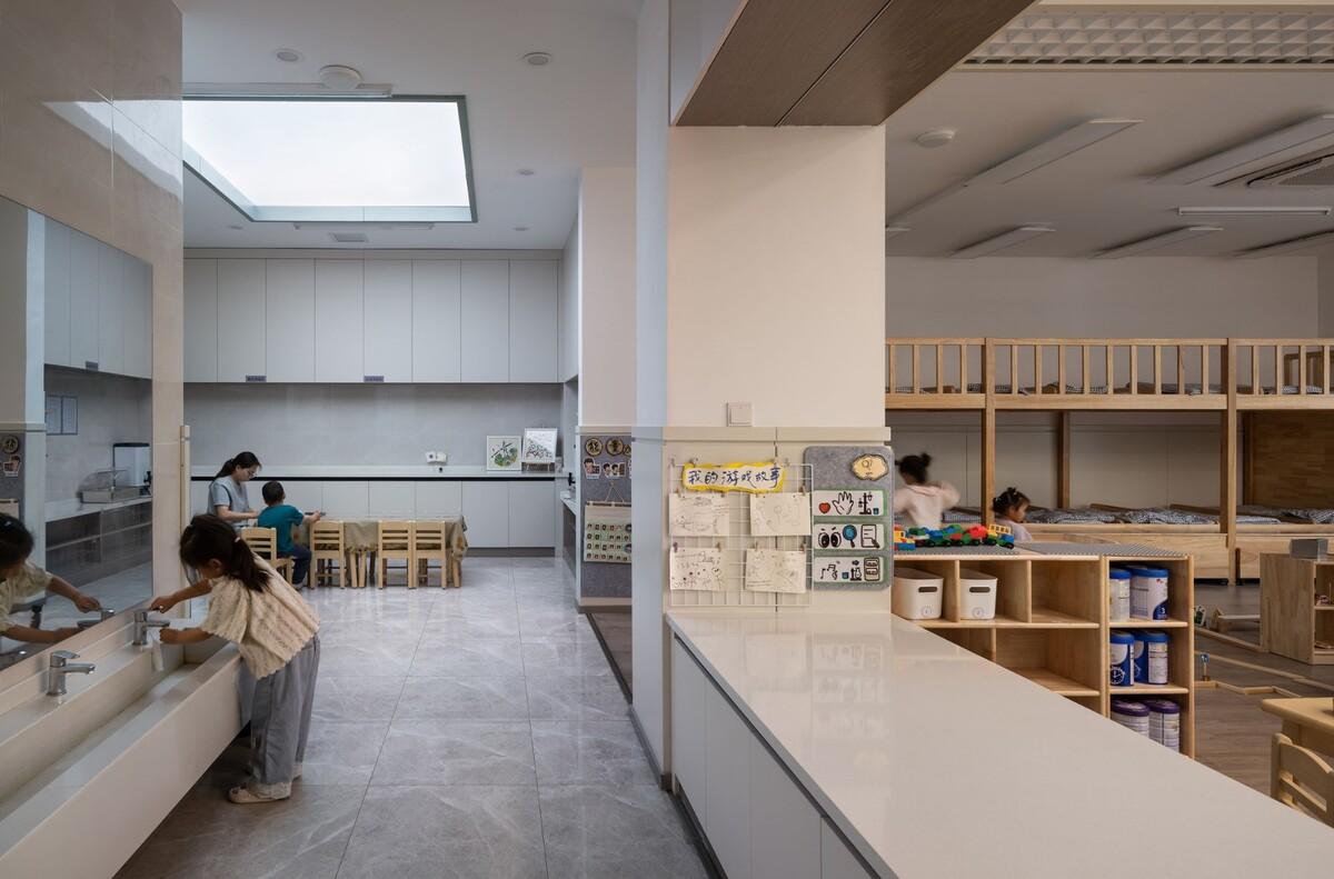 靖江滨江新城长阳邻里中心 / 南大建筑钟华颖工作室