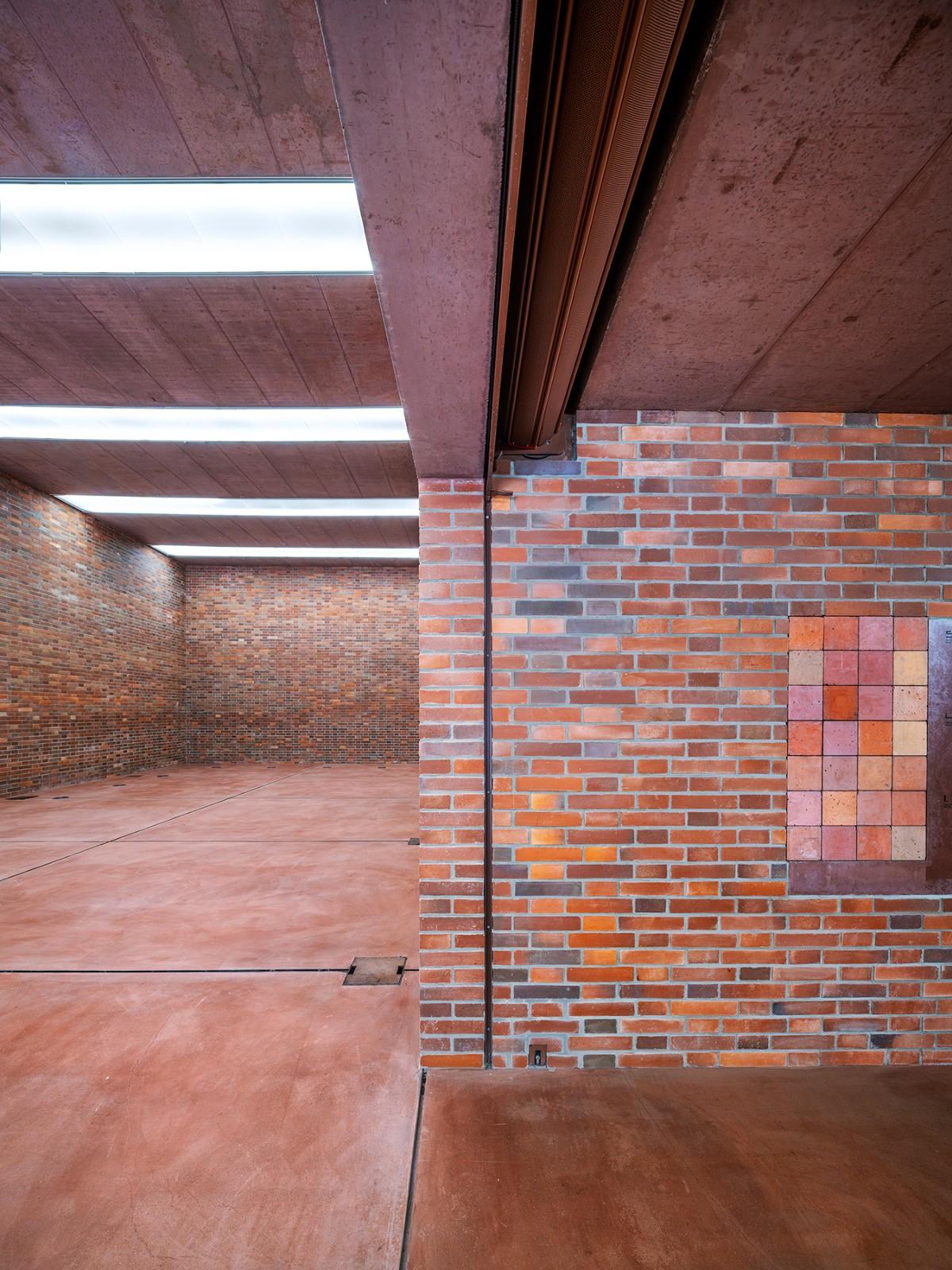 帕尔杜比采 GAMPA、Sféra 建筑群与自动化工厂公共空间 / Šépka architekti