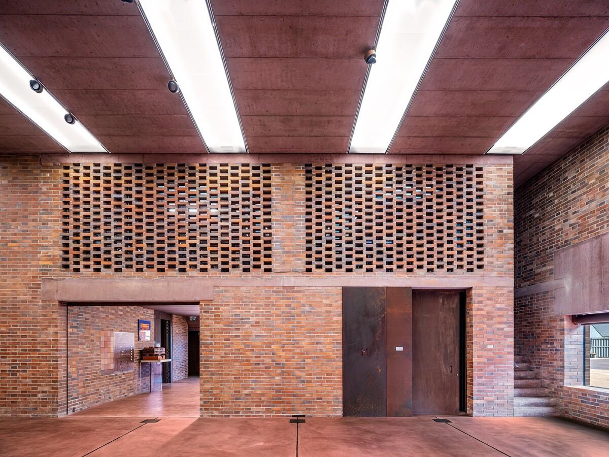 帕尔杜比采 GAMPA、Sféra 建筑群与自动化工厂公共空间 / Šépka architekti