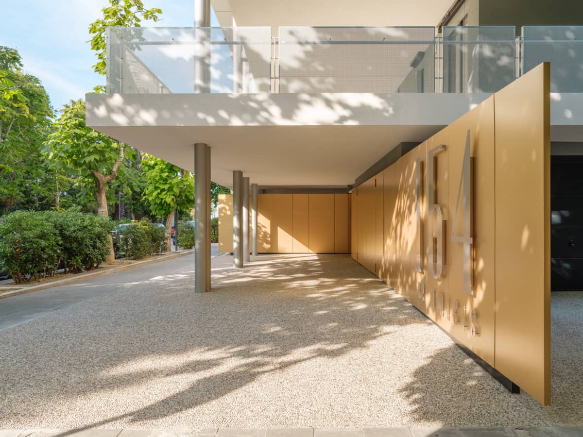 德阿米奇斯154号住宅建筑 / Giovanni Vaccarini Architetti