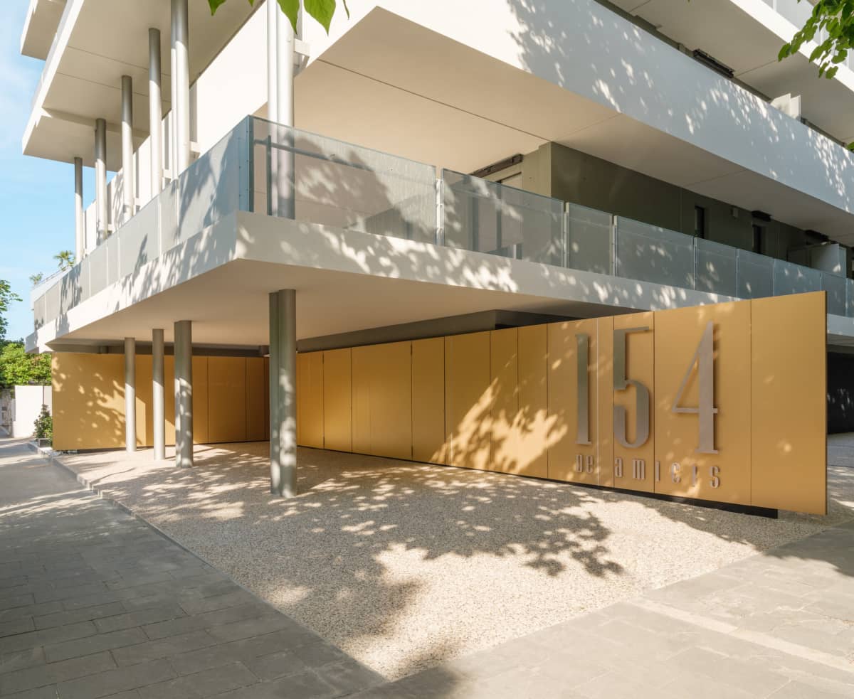 德阿米奇斯154号住宅建筑 / Giovanni Vaccarini Architetti