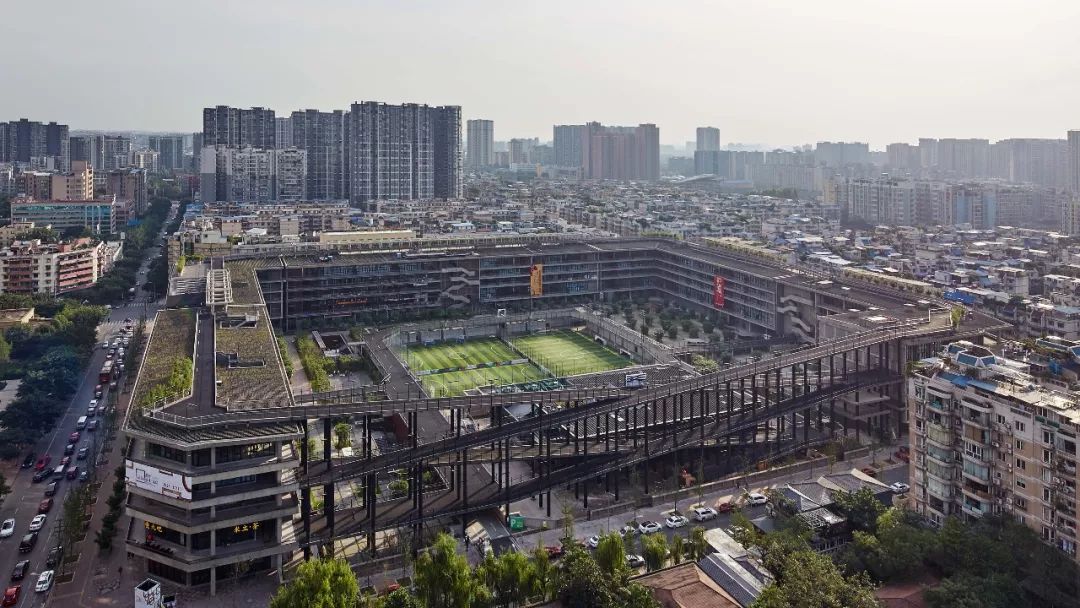 读建筑是个意外？大学一直没有喜欢建筑，普奖得主家琨 2003 年专访。