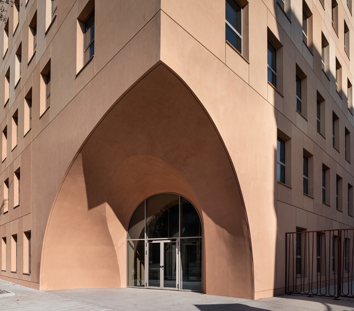 HUB26可持续办公综合体 / Divercity Architects
