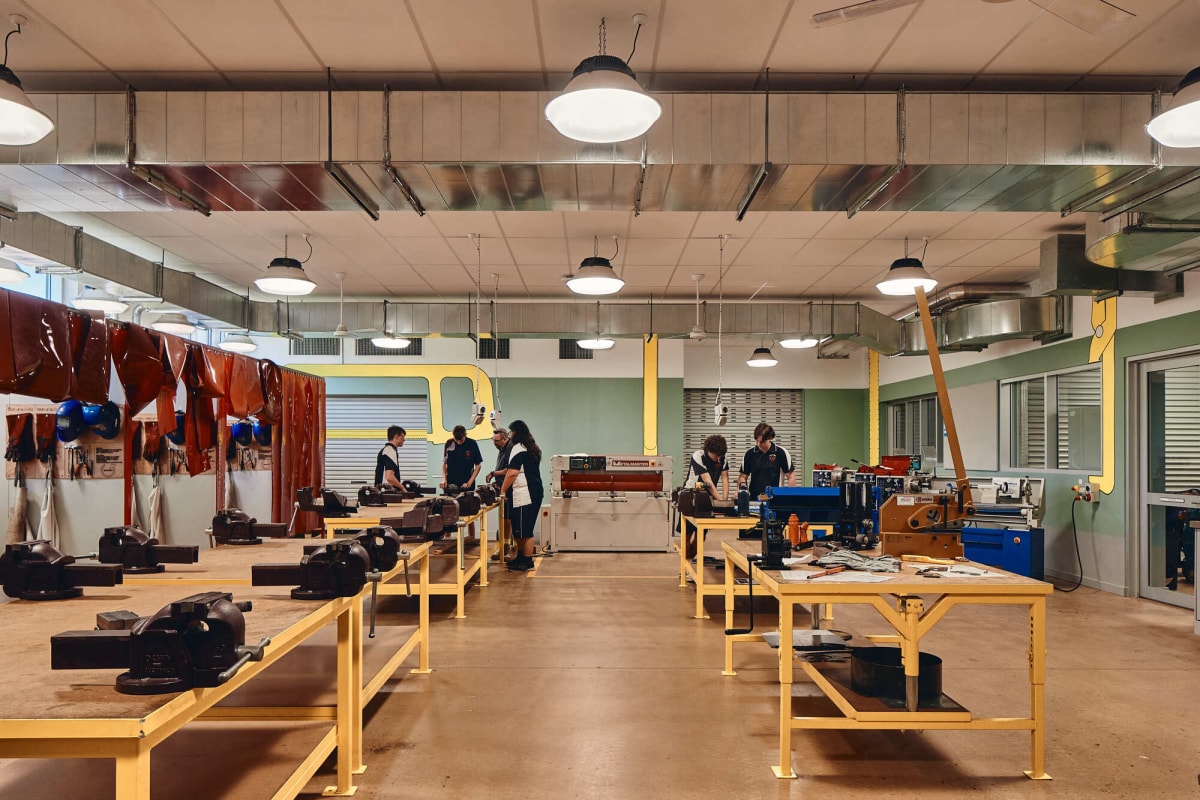 卡拉萨高中：技术学习设施 / iredale pedersen hook architects