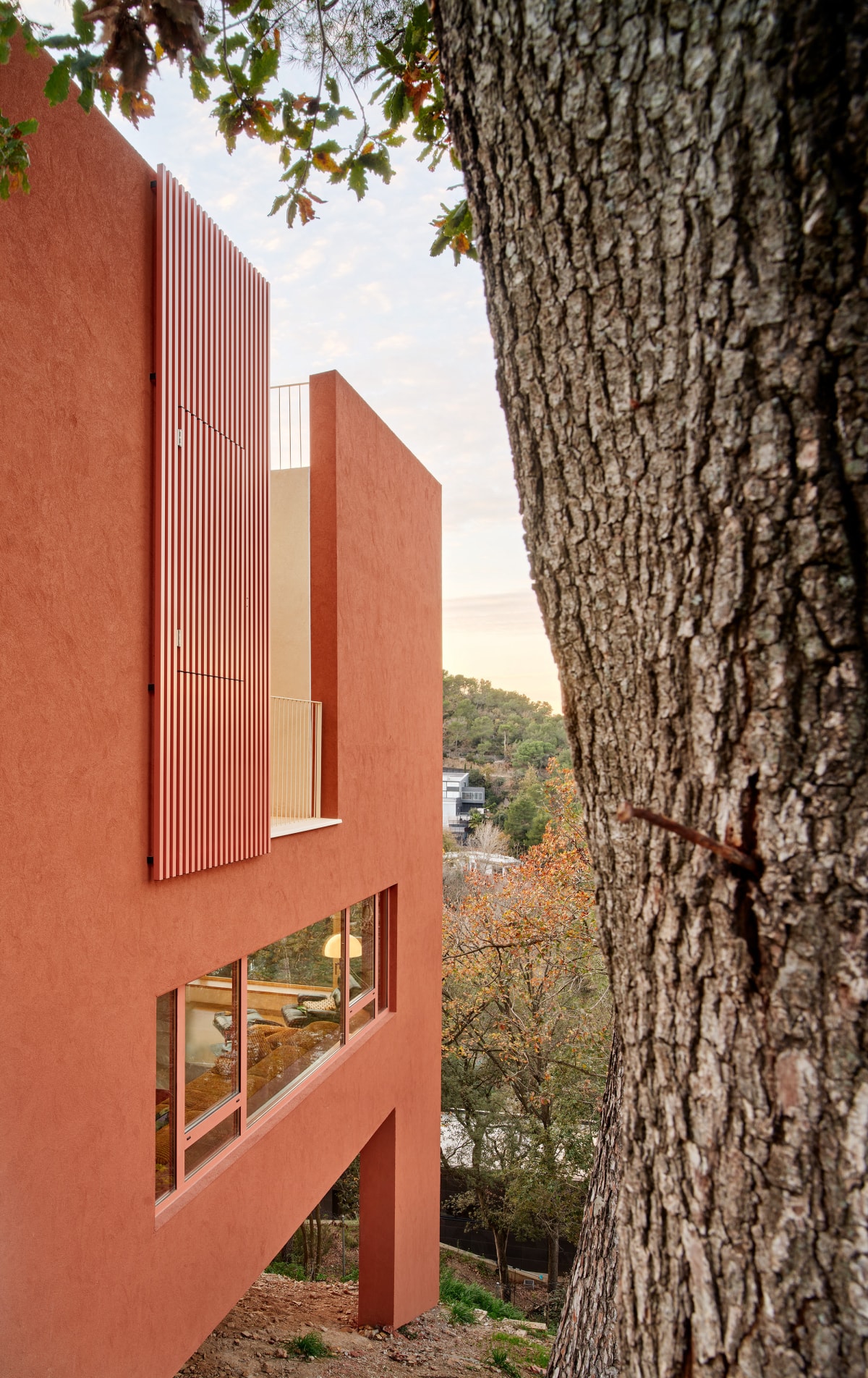 Magarola住宅：西班牙陡坡上的诗意栖居 / Raúl Sanchez Architects