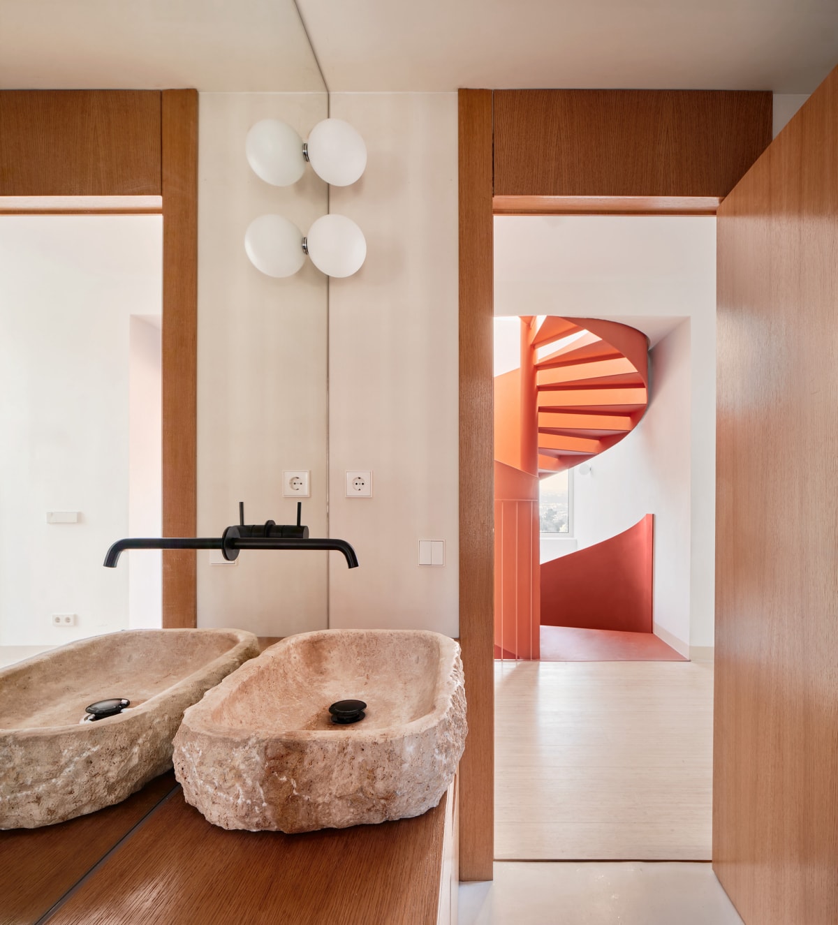 Magarola住宅：西班牙陡坡上的诗意栖居 / Raúl Sanchez Architects