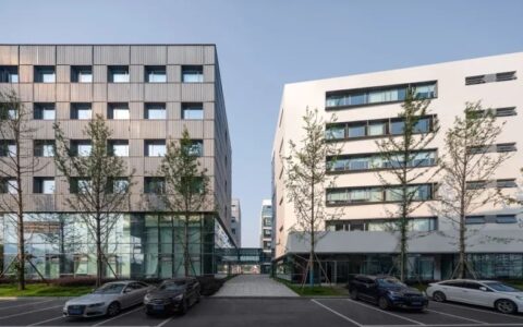西华大学宜宾产教融合实训基地 / 非常建筑