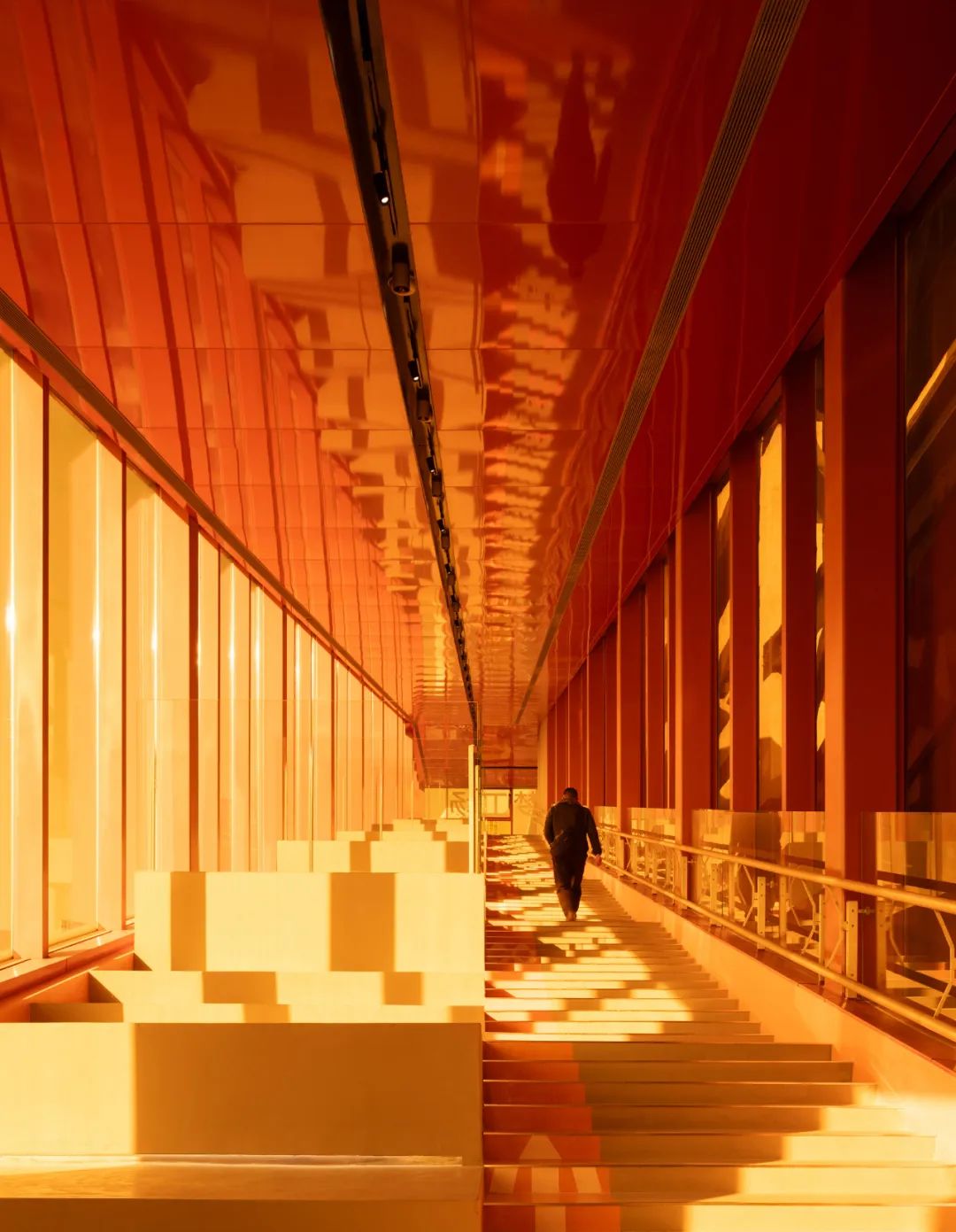 上海 GATE M 西岸梦中心地 / MVRDV
