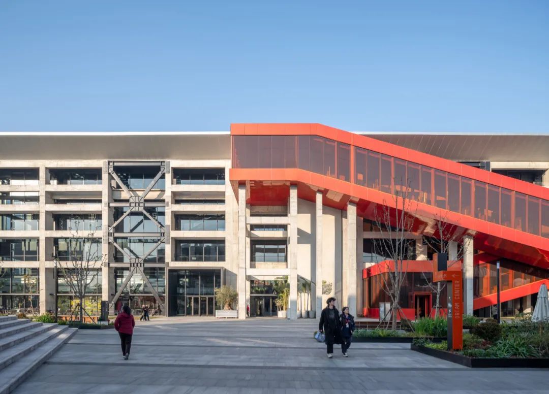 上海 GATE M 西岸梦中心地 / MVRDV