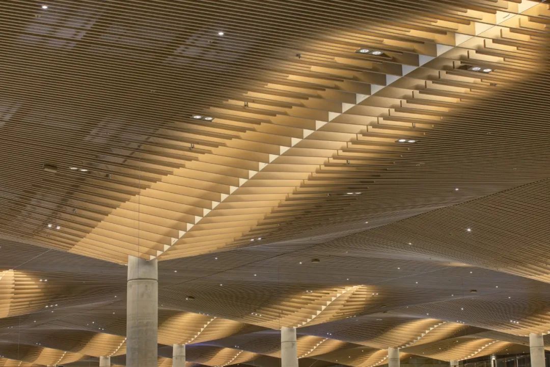 扎哈·哈迪德建筑事务所设计的西悉尼国际机场施工完成