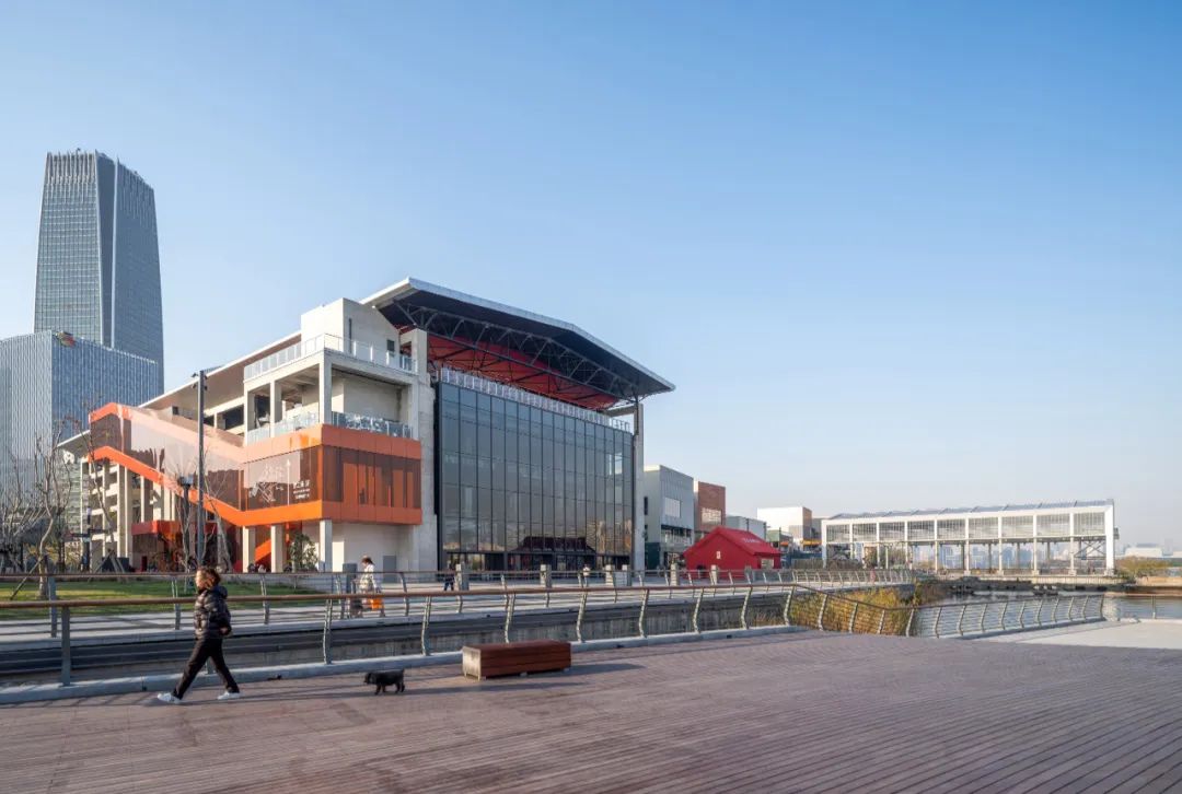 上海 GATE M 西岸梦中心地 / MVRDV