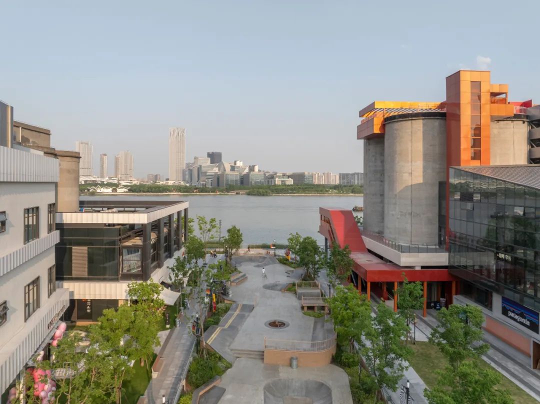 上海 GATE M 西岸梦中心地 / MVRDV