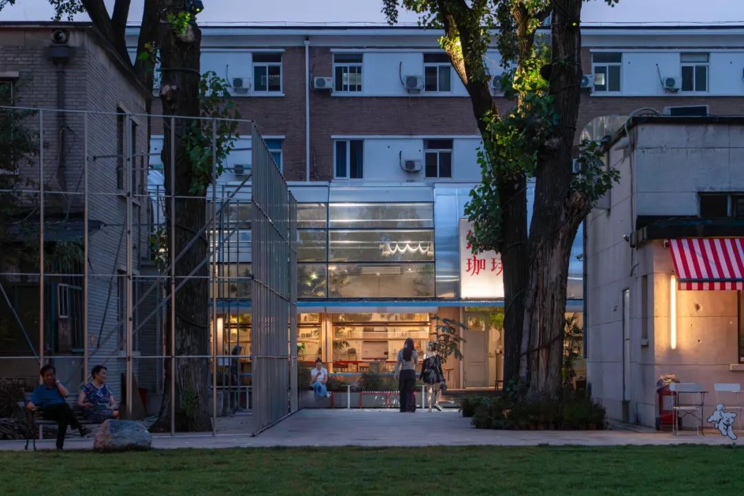 铁手咖啡友谊商店花园店 / 申江海建筑事务所