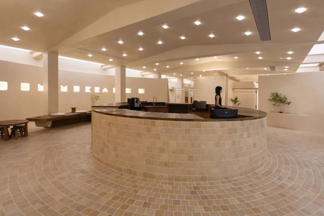 MOMO ERA STUDIO徐汇店 / 多么工作室