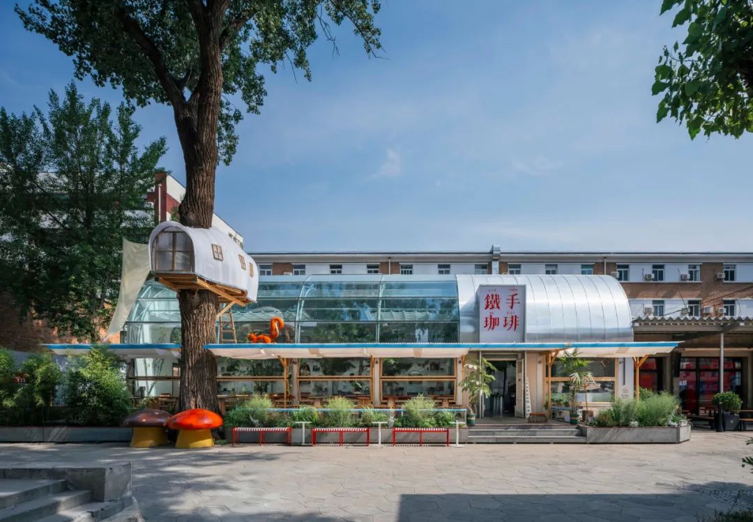 铁手咖啡友谊商店花园店 / 申江海建筑事务所