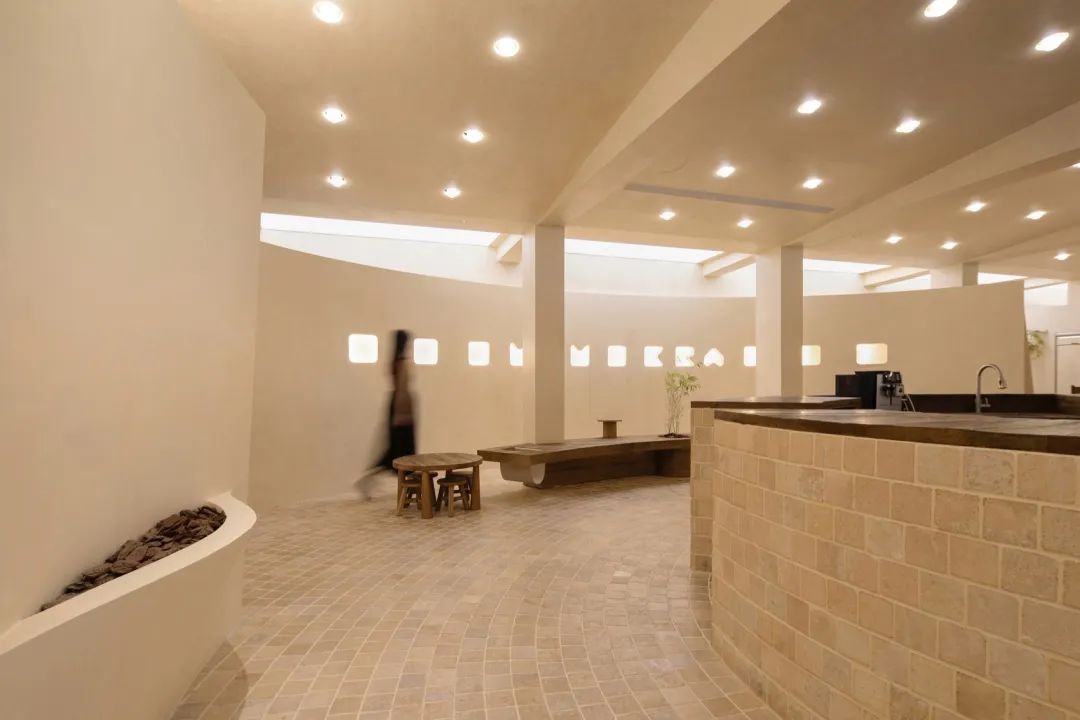 MOMO ERA STUDIO徐汇店 / 多么工作室