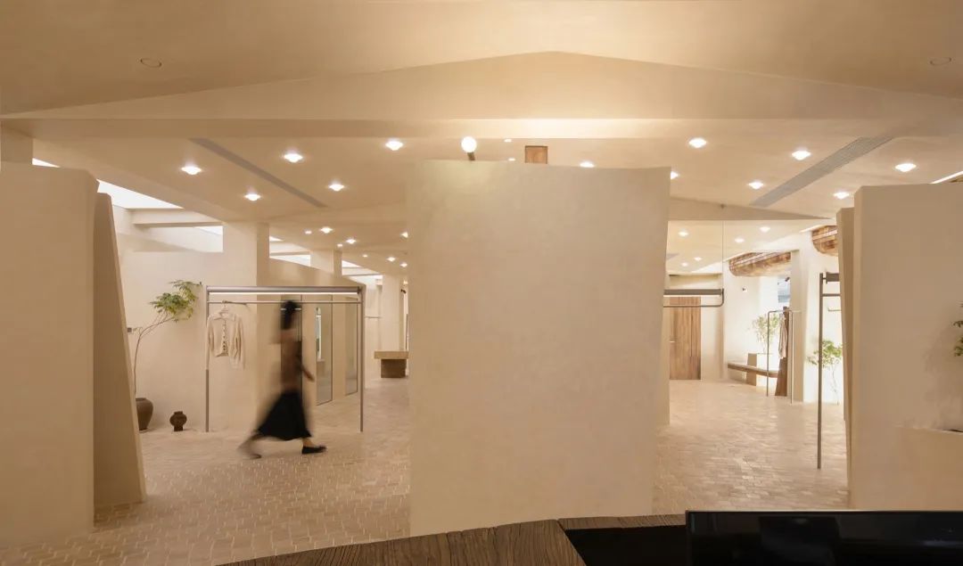 MOMO ERA STUDIO徐汇店 / 多么工作室