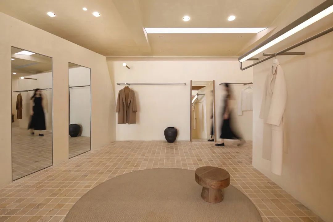 MOMO ERA STUDIO徐汇店 / 多么工作室