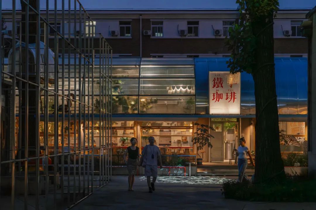 铁手咖啡友谊商店花园店 / 申江海建筑事务所