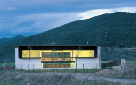 铁匠和理发师之家 | RCR Architects