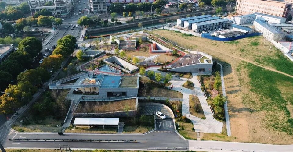 日常景观基础设施城市停车公园设计 / 东南建院 + 正中国际