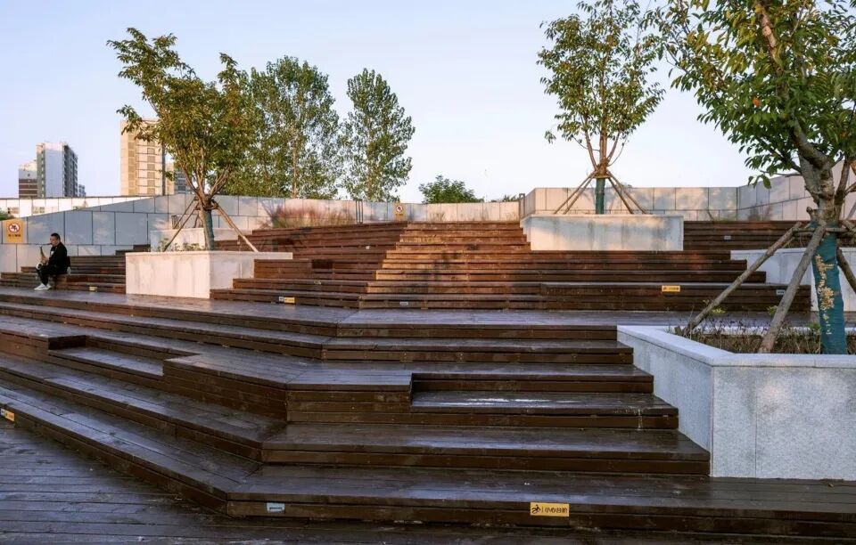 日常景观基础设施城市停车公园设计 / 东南建院 + 正中国际