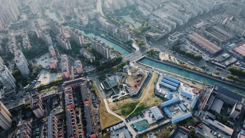日常景观基础设施城市停车公园设计 / 东南建院 + 正中国际